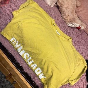 Cropped gymshark T-shirt